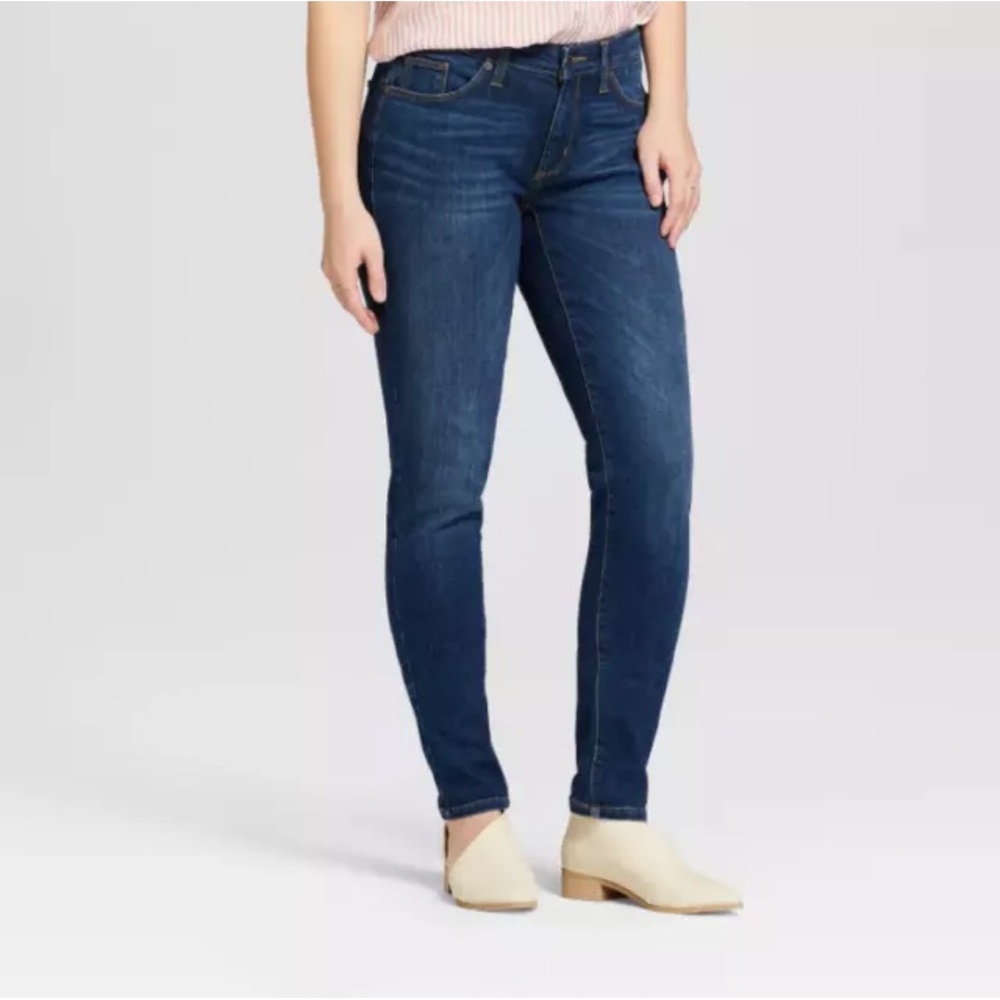 Universal thread women’s mid-rise curvy skinny jeans indigo wash size 2 regular